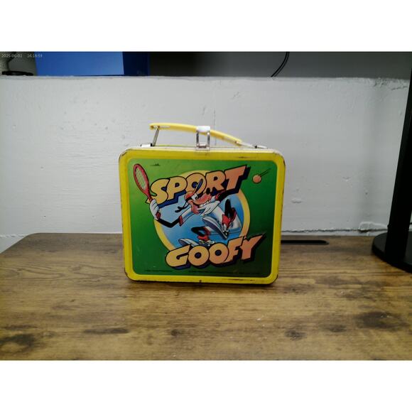 Vintage 1983 Disney Sport Goofy Metal Lunchbox with Thermos – Aladdin Industries - Picture 1 of 8